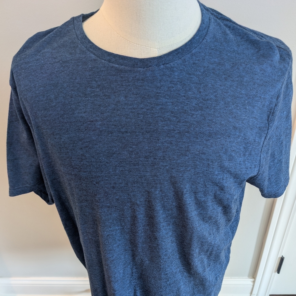 Old Navy Men's XL T-shirt